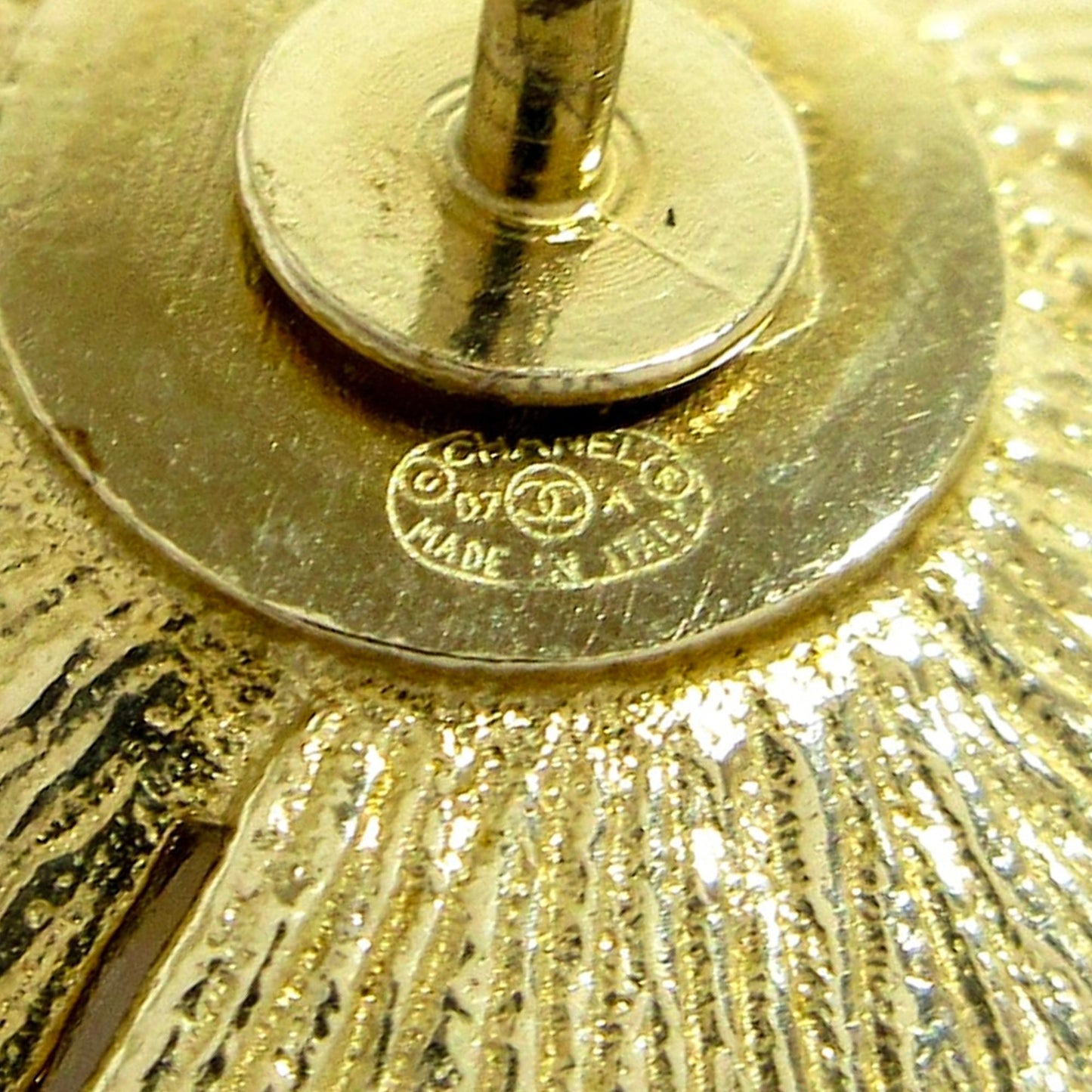 Chanel Camellia Brooch (SHG-M8vyPe)