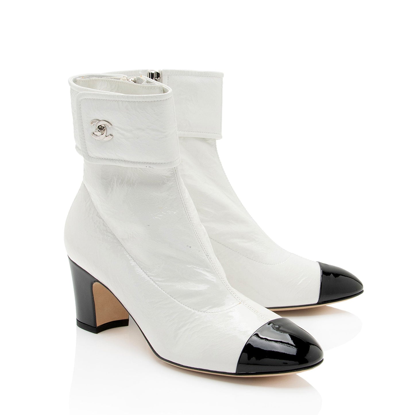 Chanel Crinkled Patent Leather CC Turnlock Cap Toe Boots - Size 8.5 / 38.5 (SHF-lpj5st)