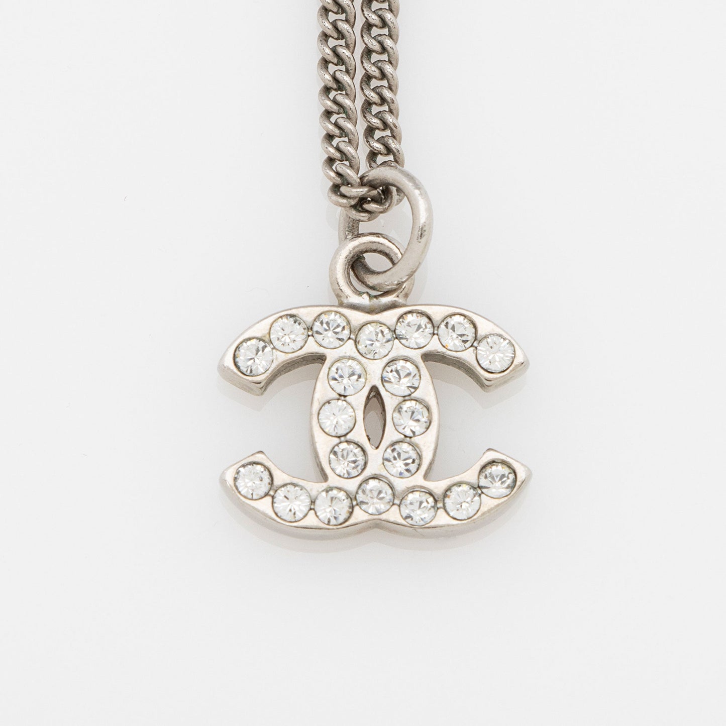 Chanel Crystal CC Pendant Necklace (SHF-WHgrmS)