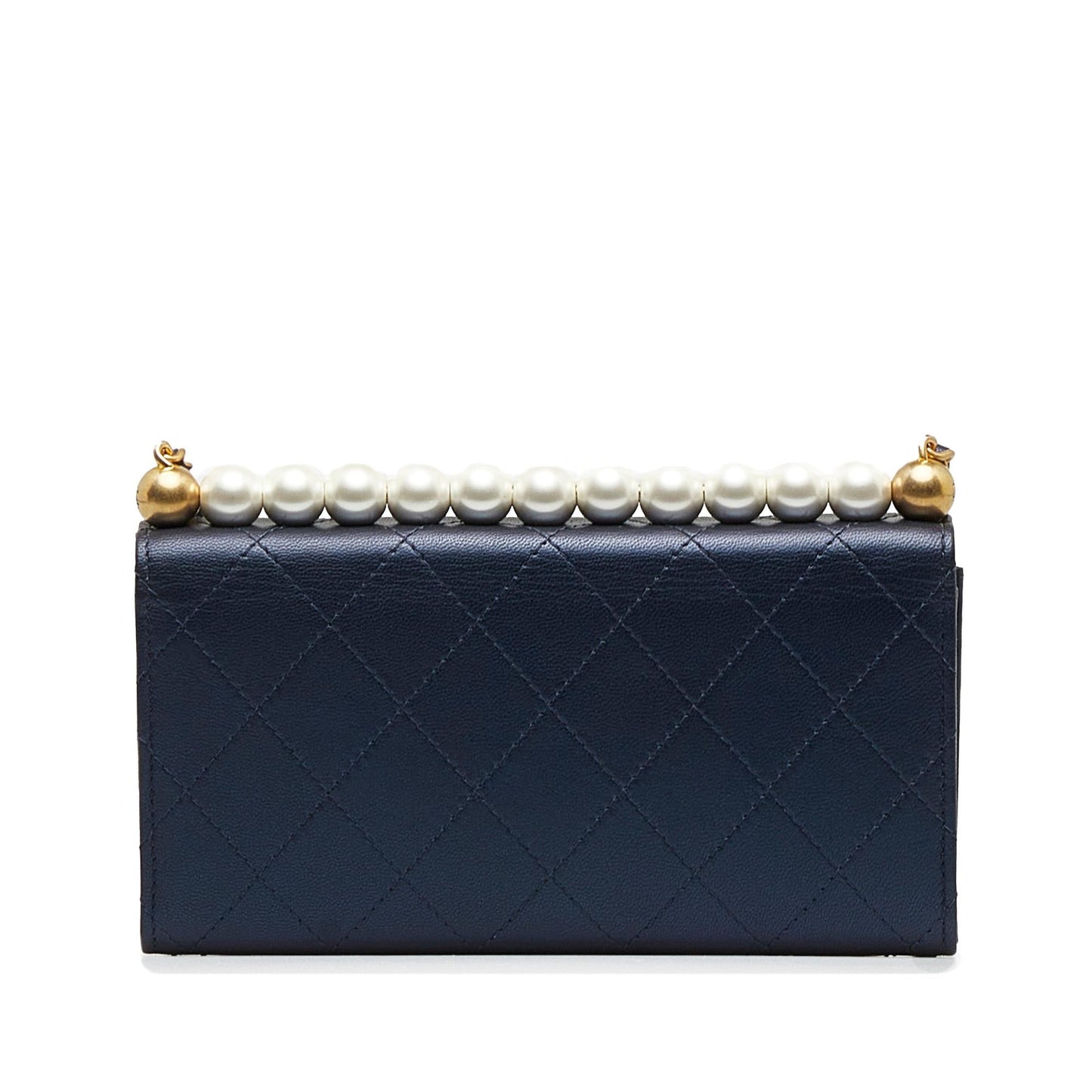 Chanel Goatskin Chic Pearls Clutch With Chain (SHG-6JqQUh)