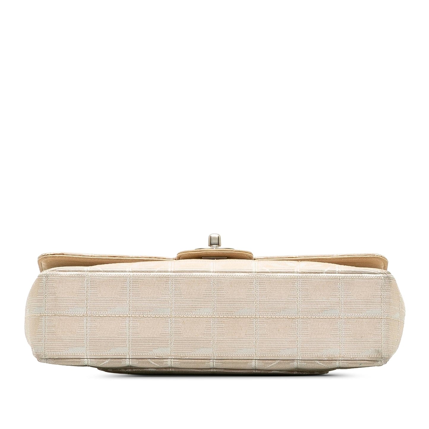 Chanel Medium New Travel Line Classic Flap Single (SHG-hou8eK)