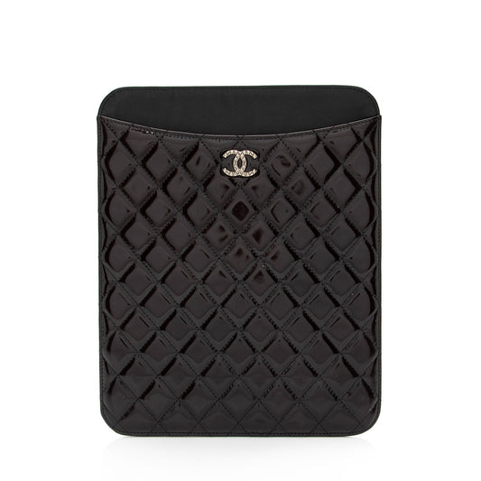 Chanel Patent Leather CC Brilliant iPad Case (SHF-NuaWXc)