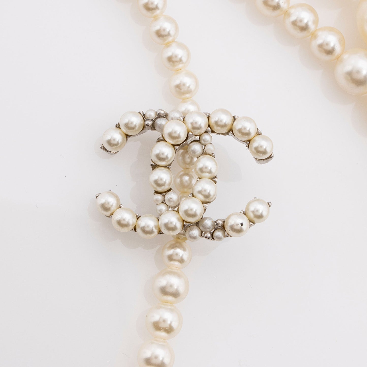Chanel Pearl CC Multistrand Necklace (SHF-9DDFgW)
