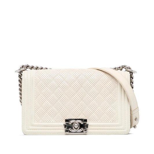 Chanel Perforated Lambskin Boy Flap (SHG-j0q4NI)