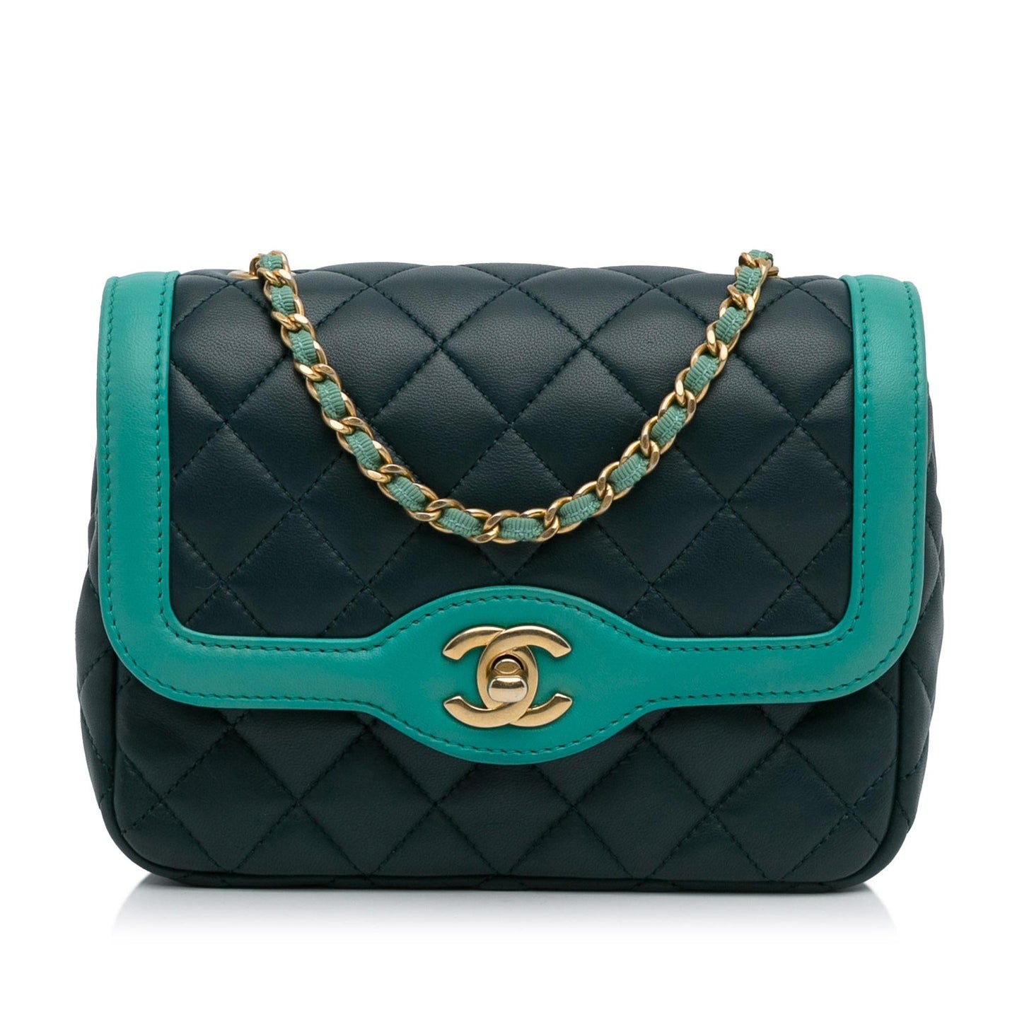 Chanel Two-Tone Day Flap Bag (SHG-Qdyuoq)
