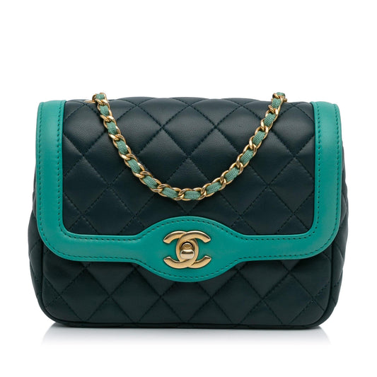 Chanel Two-Tone Day Flap Bag (SHG-Qdyuoq)