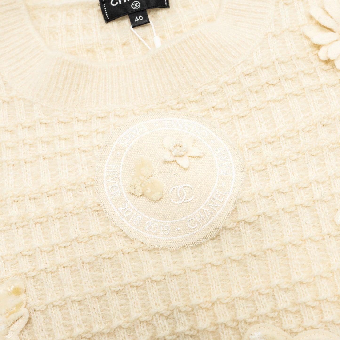 Chanel Size 40 18B Coco Neige Lucky Charms Knitted Sweater Cashmere/Wool Ecru