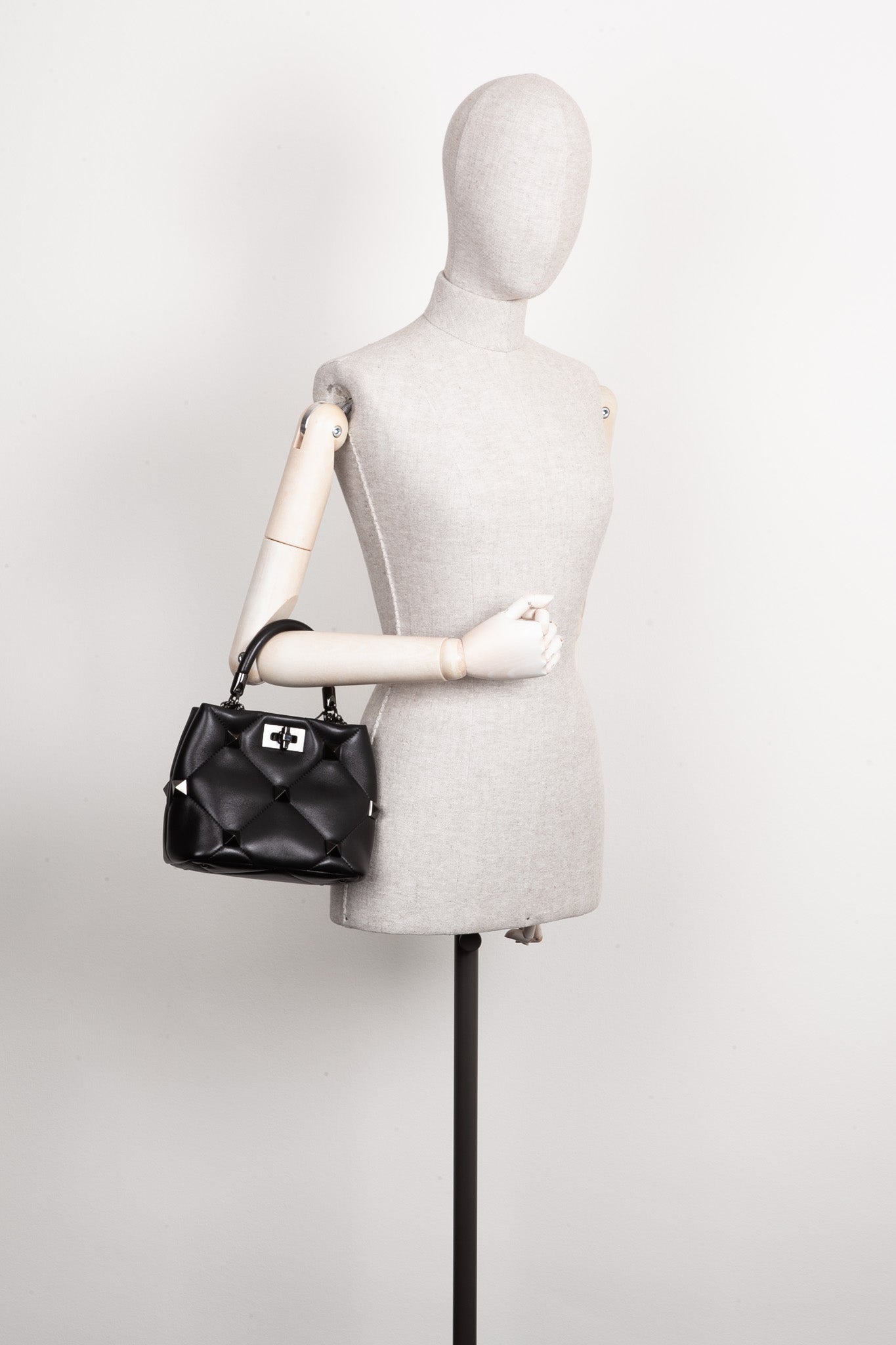 VALENTINO Roman Stud The Handle Bag All Black