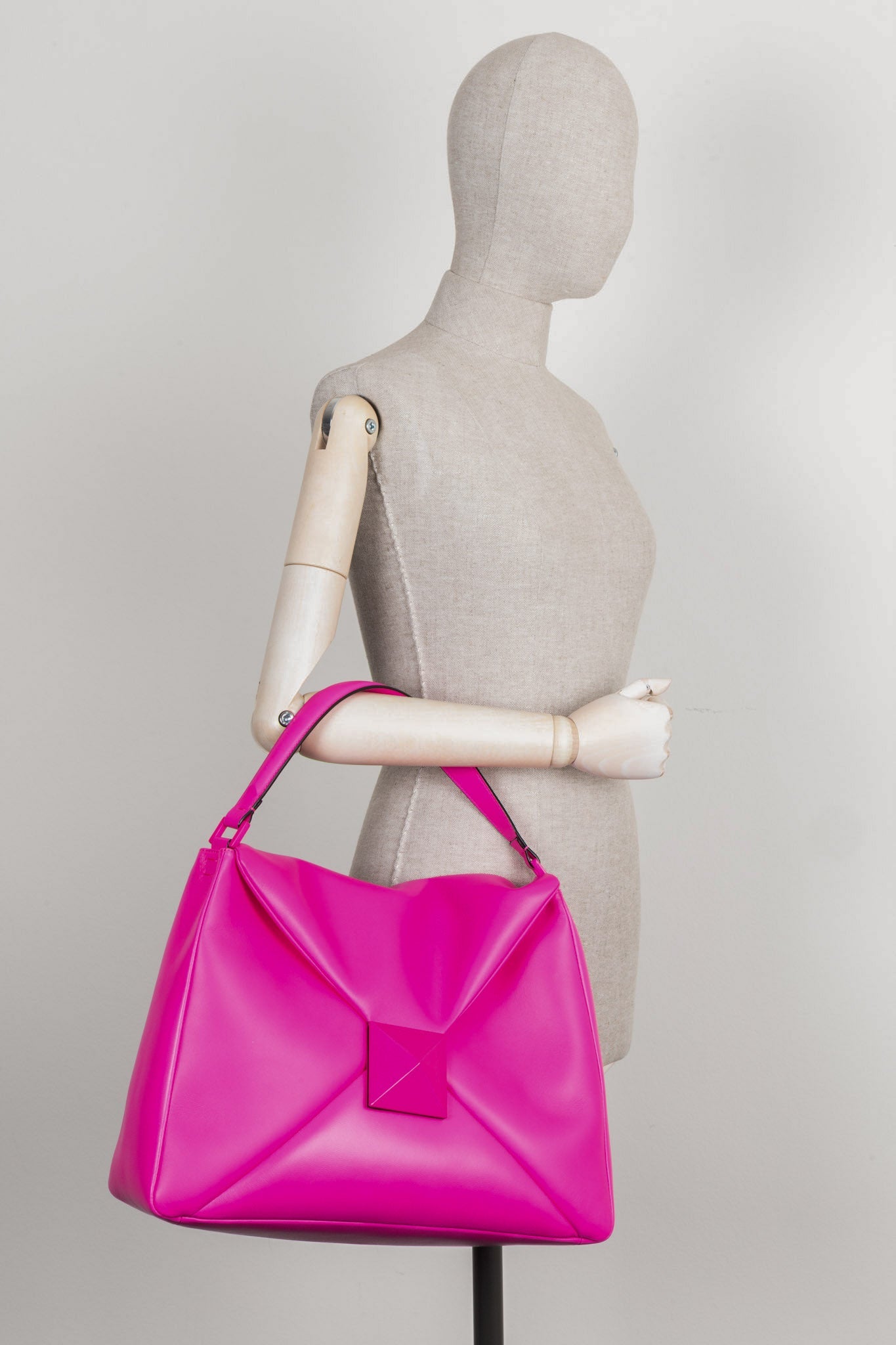 VALENTINO One Stud Shoulder Tote Bag Hot Pink