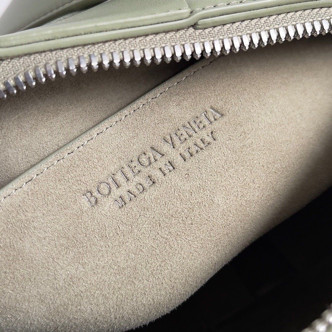 Bottega Veneta BV SMALL BRICK 24CM LIGHT GREEN LAMBSKIN
