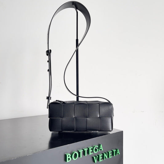 Bottega Veneta BV SMALL BRICK 24CM BLACK LAMBSKIN