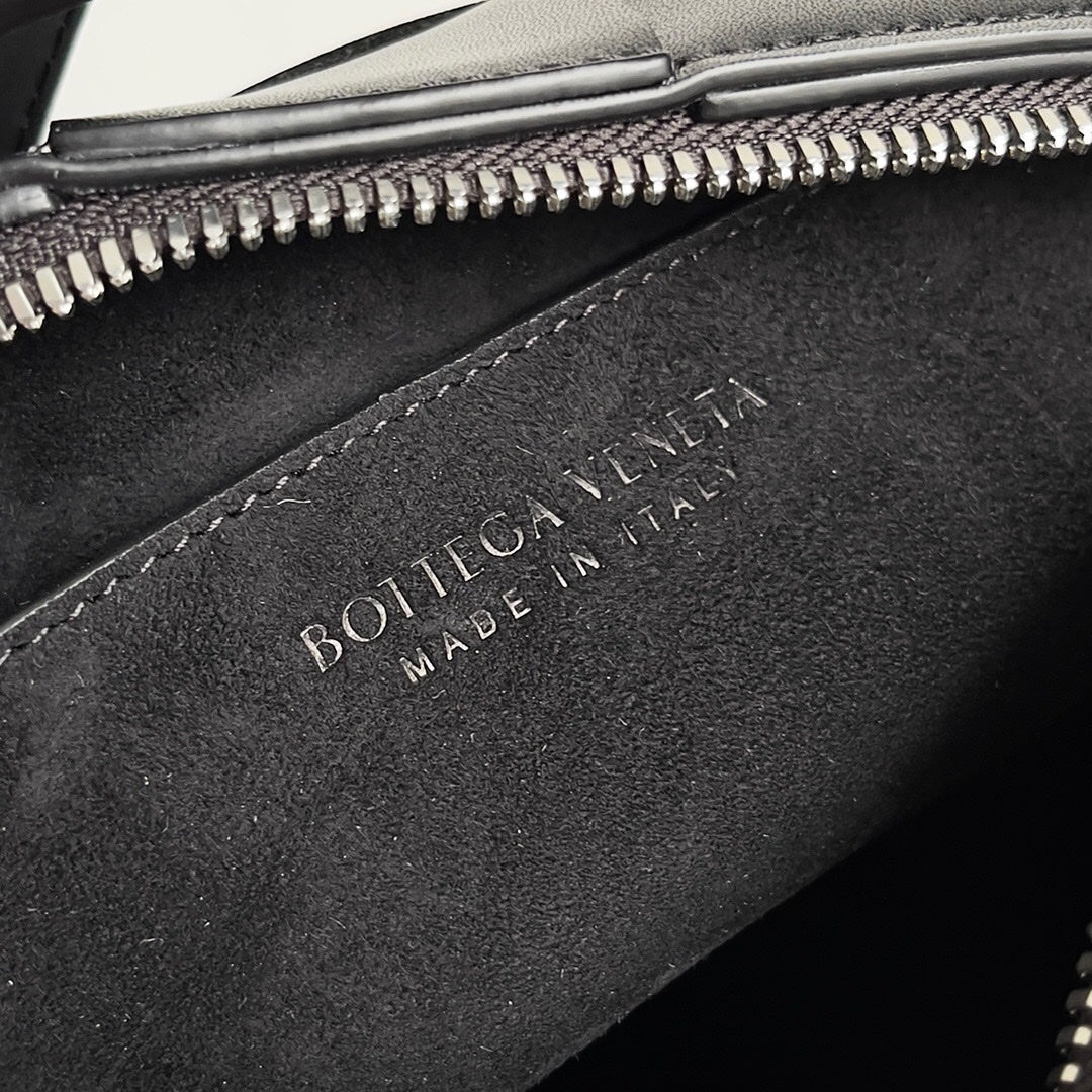 Bottega Veneta BV SMALL BRICK 24CM BLACK LAMBSKIN