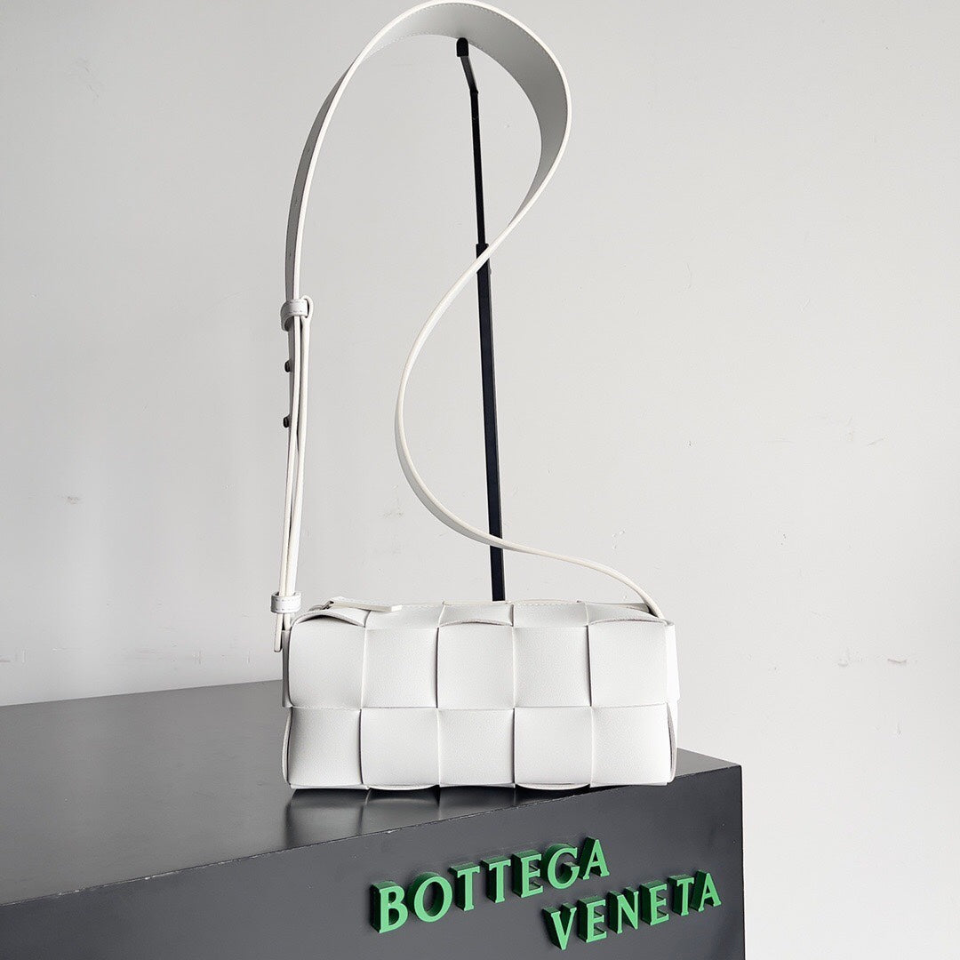 Bottega Veneta BV SMALL BRICK 24CM WHITE LAMBSKIN