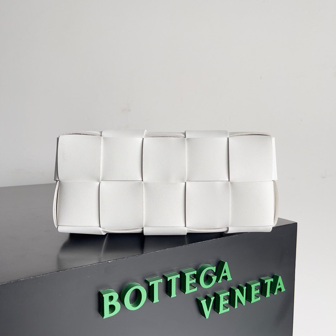 Bottega Veneta BV SMALL BRICK 24CM WHITE LAMBSKIN
