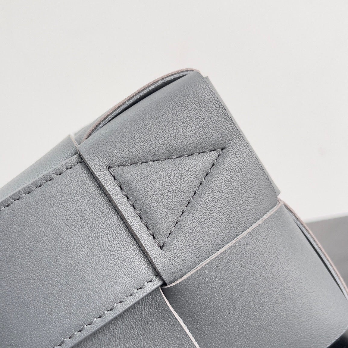 Bottega Veneta BV SMALL BRICK 24CM GREY LAMBSKIN