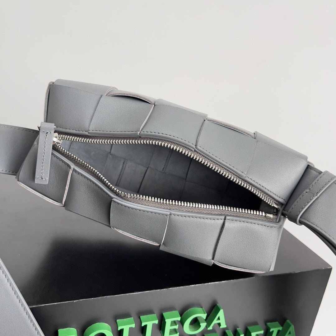 Bottega Veneta BV SMALL BRICK 24CM GREY LAMBSKIN