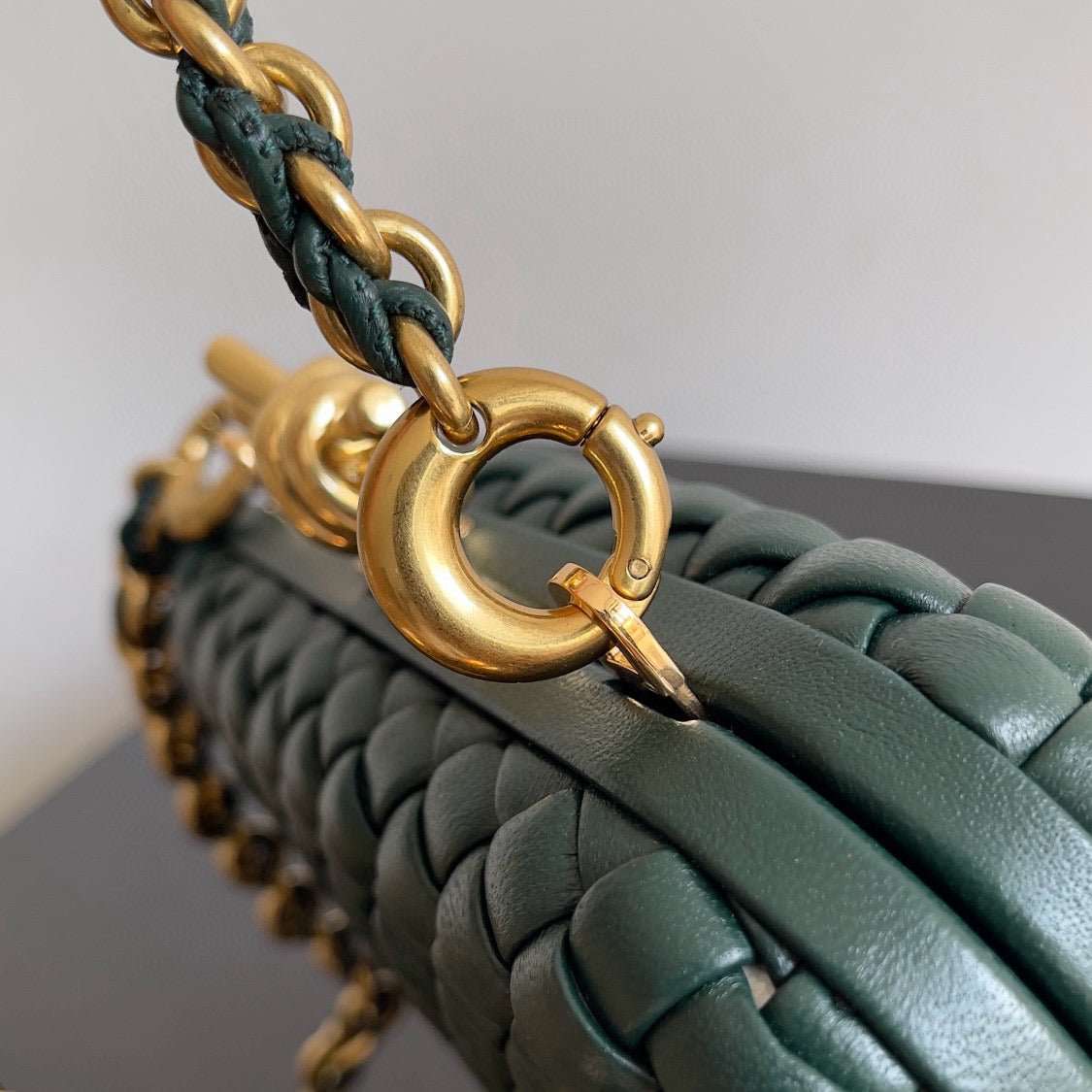 Bottega Veneta BV VETENA KNOT 19 GREEN