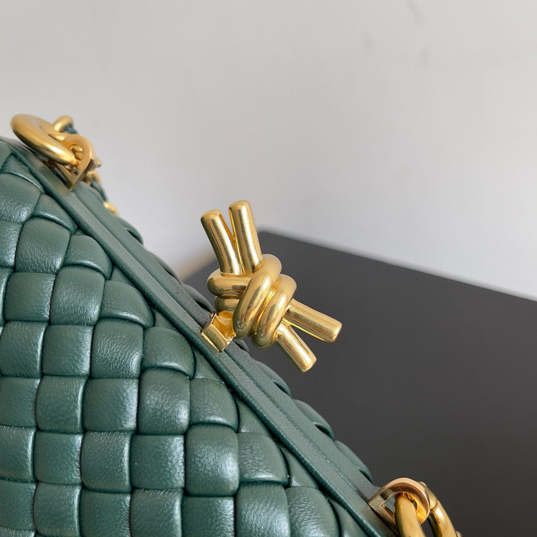 Bottega Veneta BV VETENA KNOT 19 GREEN