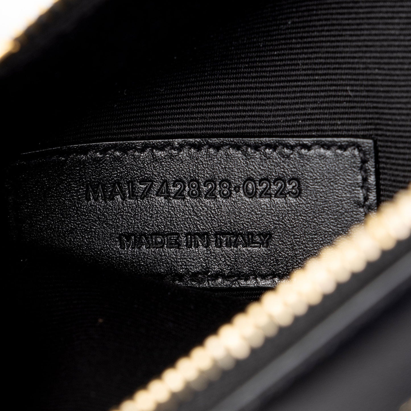 Saint Laurent Calfskin Pochette (SHF-QVRaTb)