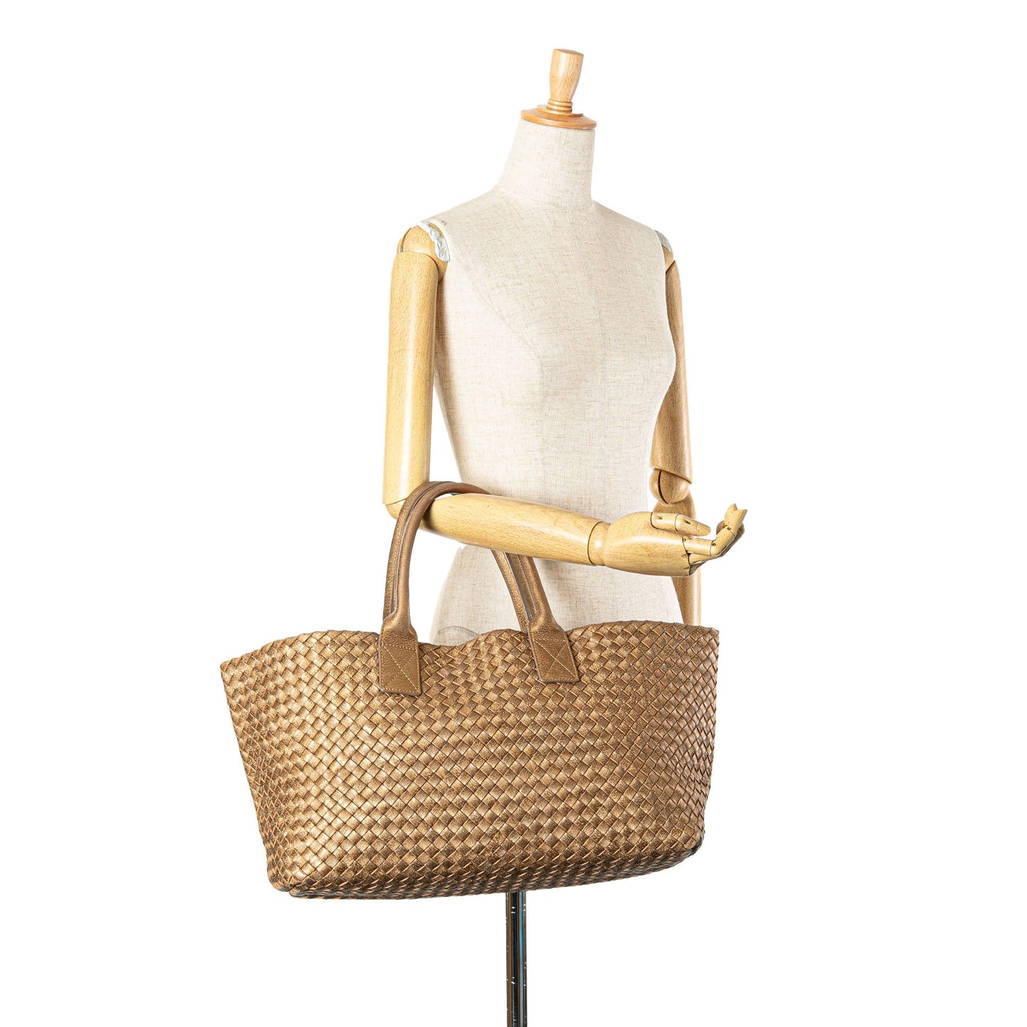 Bottega Veneta Sac Medium Lambskin Intreccio Cabat Tote