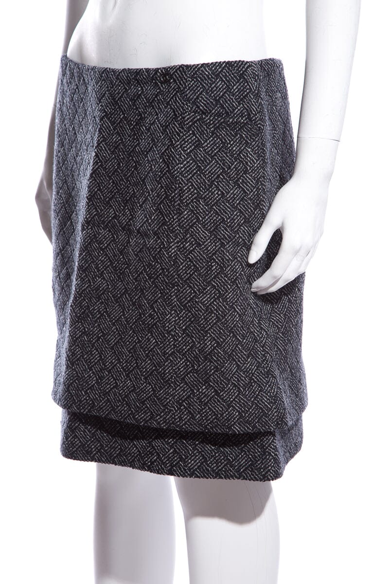 Chanel Black & White Tweed Skirt SZ 40