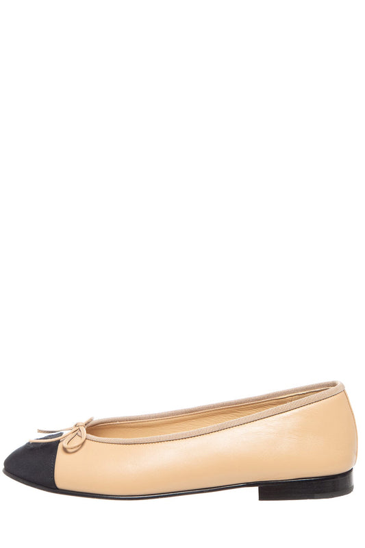 Chanel Tan & Black Interlocking CC Logo Leather Flats SZ 37