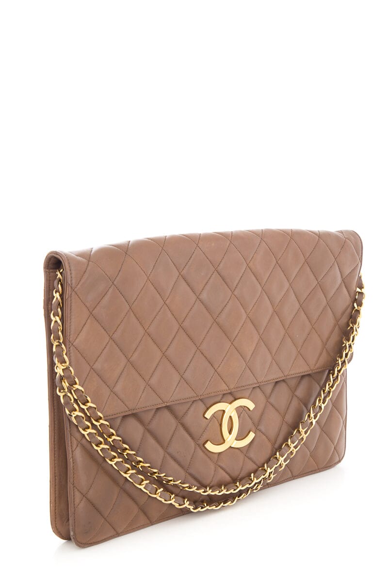 Chanel 1989-1991 Beige Quilted Clutch on Chain With Gold Hardware