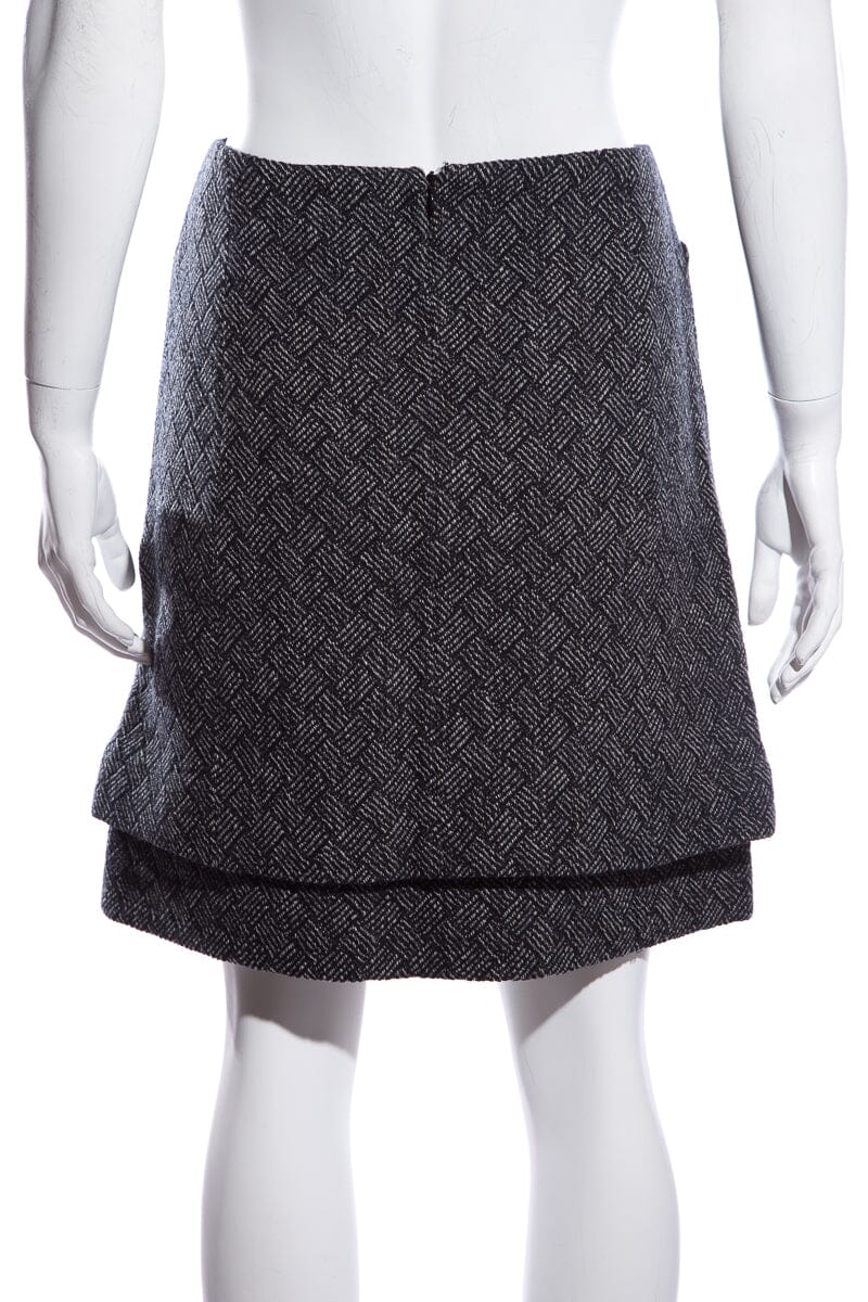 Chanel Black & White Tweed Skirt SZ 40