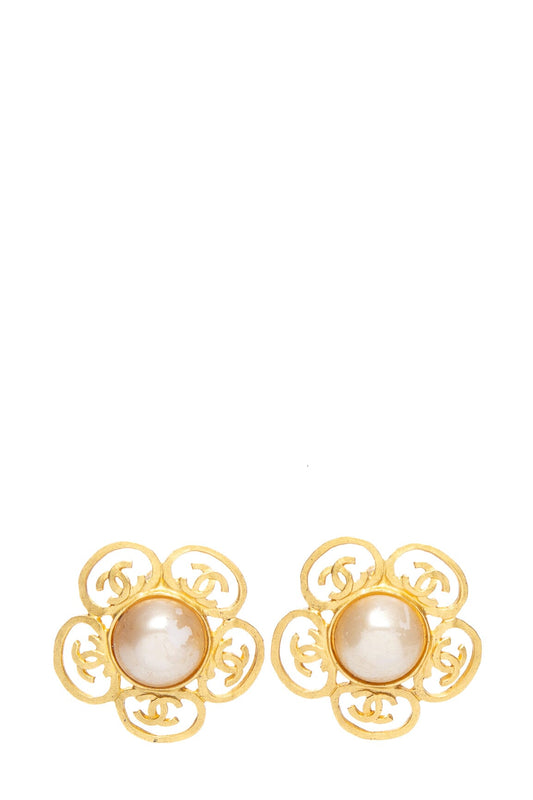 Chanel Vintage 1995 Spring Pearl Flower Gold Clip-On Earrings