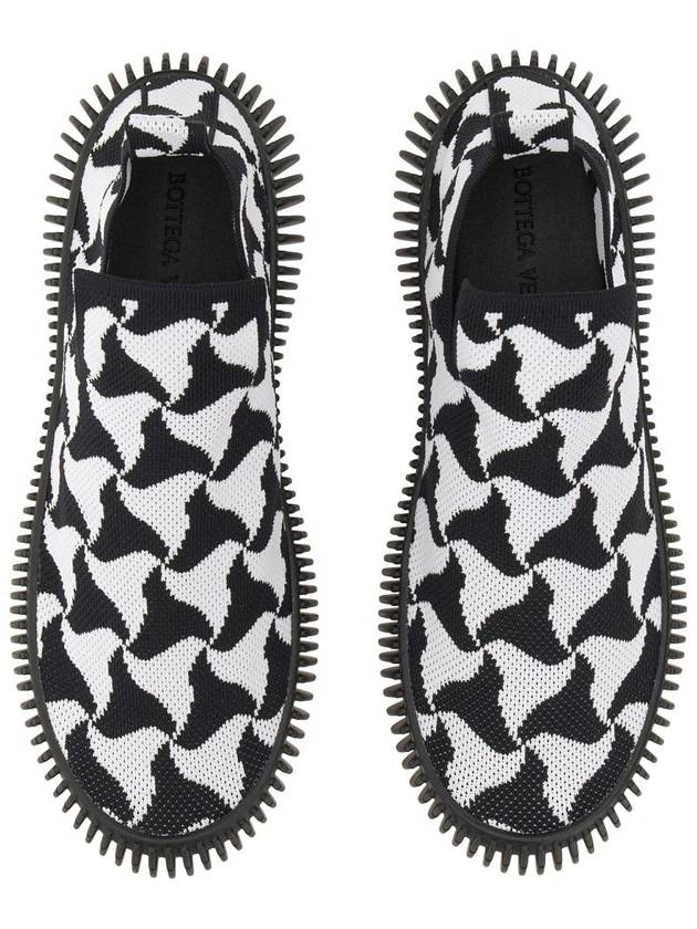 Bottega Veneta Ripple Triangle Pattern Slip-Ons Black White