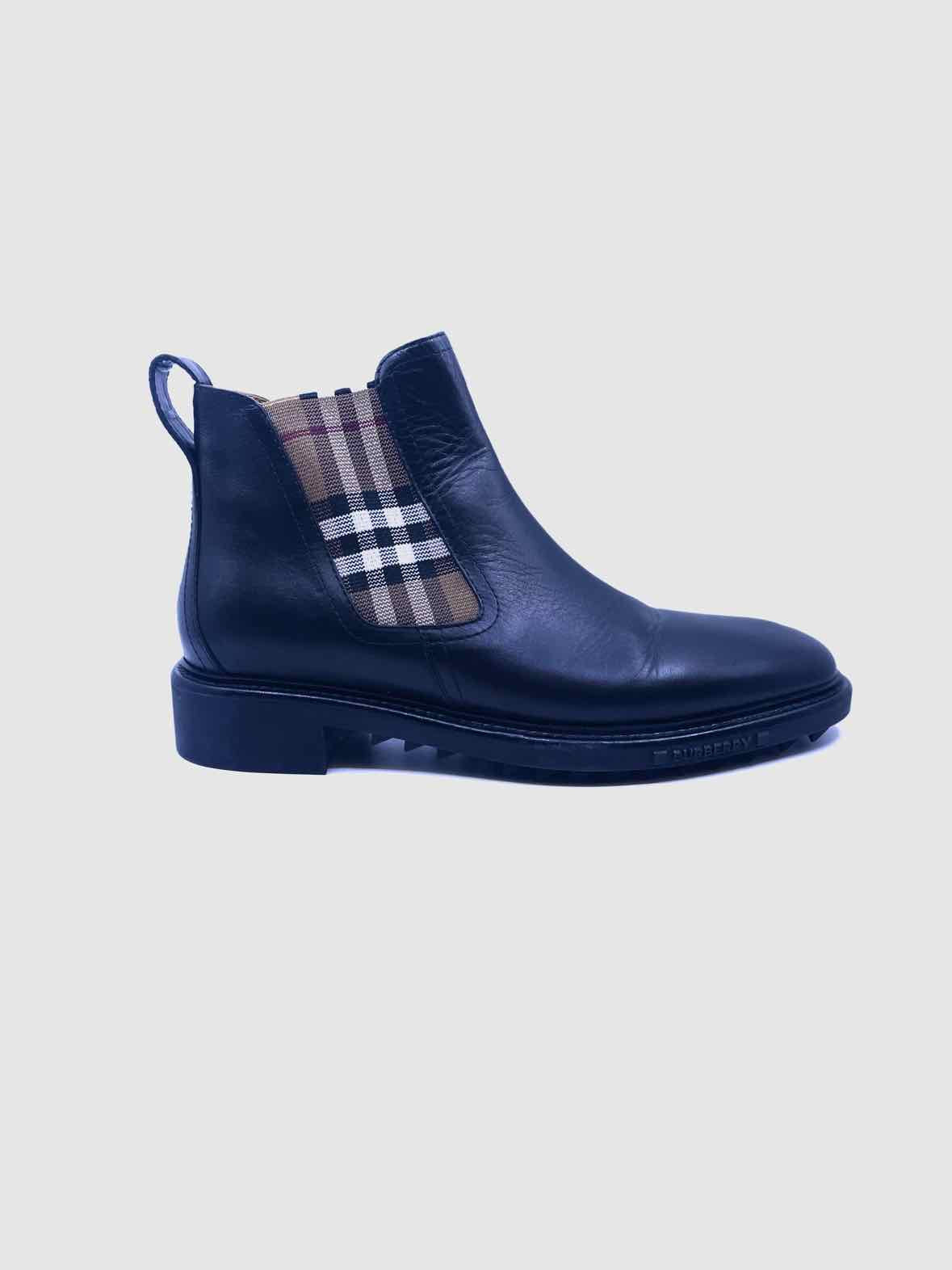 BURBERRY Size 11 Black Leather Solid Ankle Boot