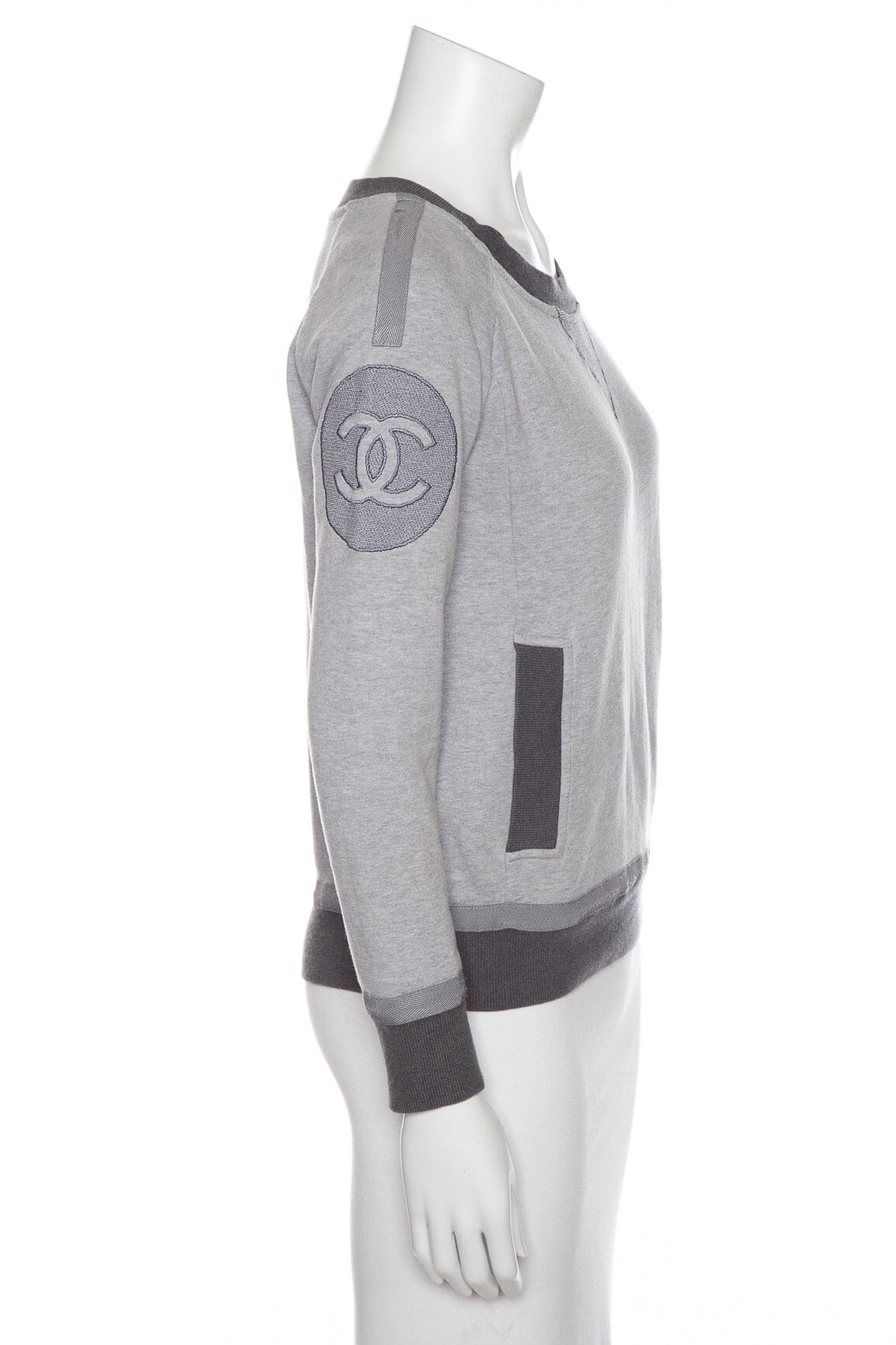 Chanel 2010 Grey Interlocking CC Sleeve Detail Sweater SZ 36