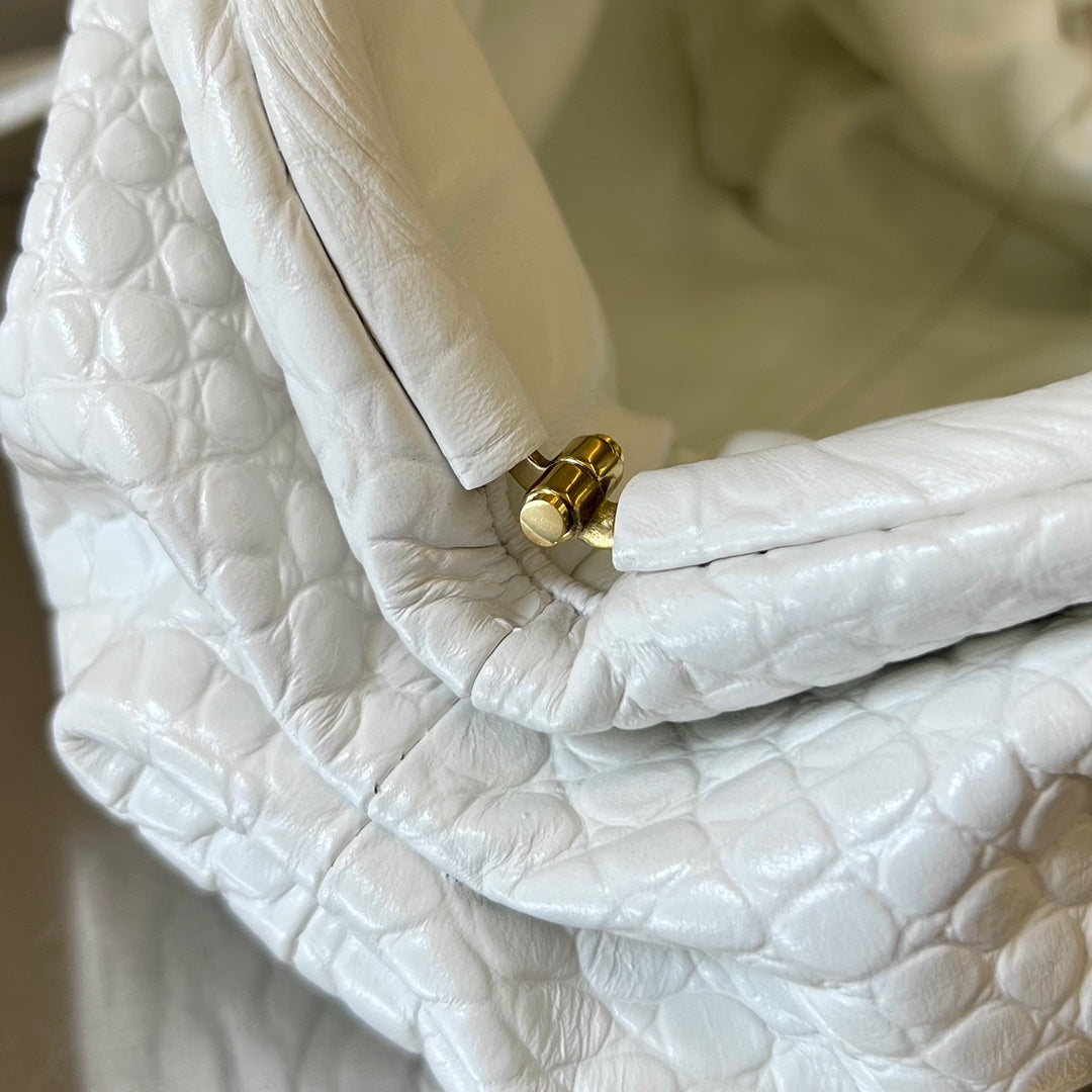 Bottega Veneta Mini Pouch 22cm Plaster Calfskin