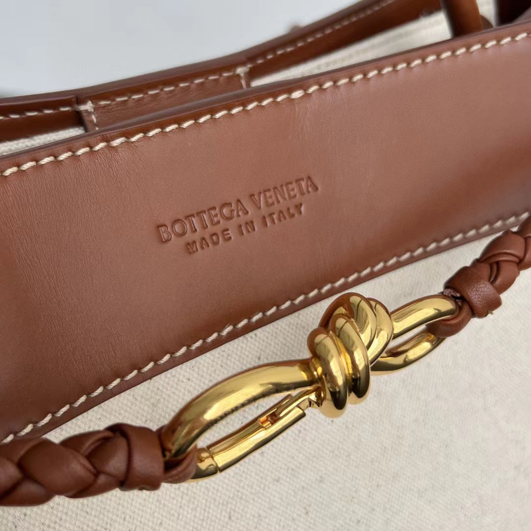 Bottega Veneta bv medium andiamo 32 brown lambskin white canvas