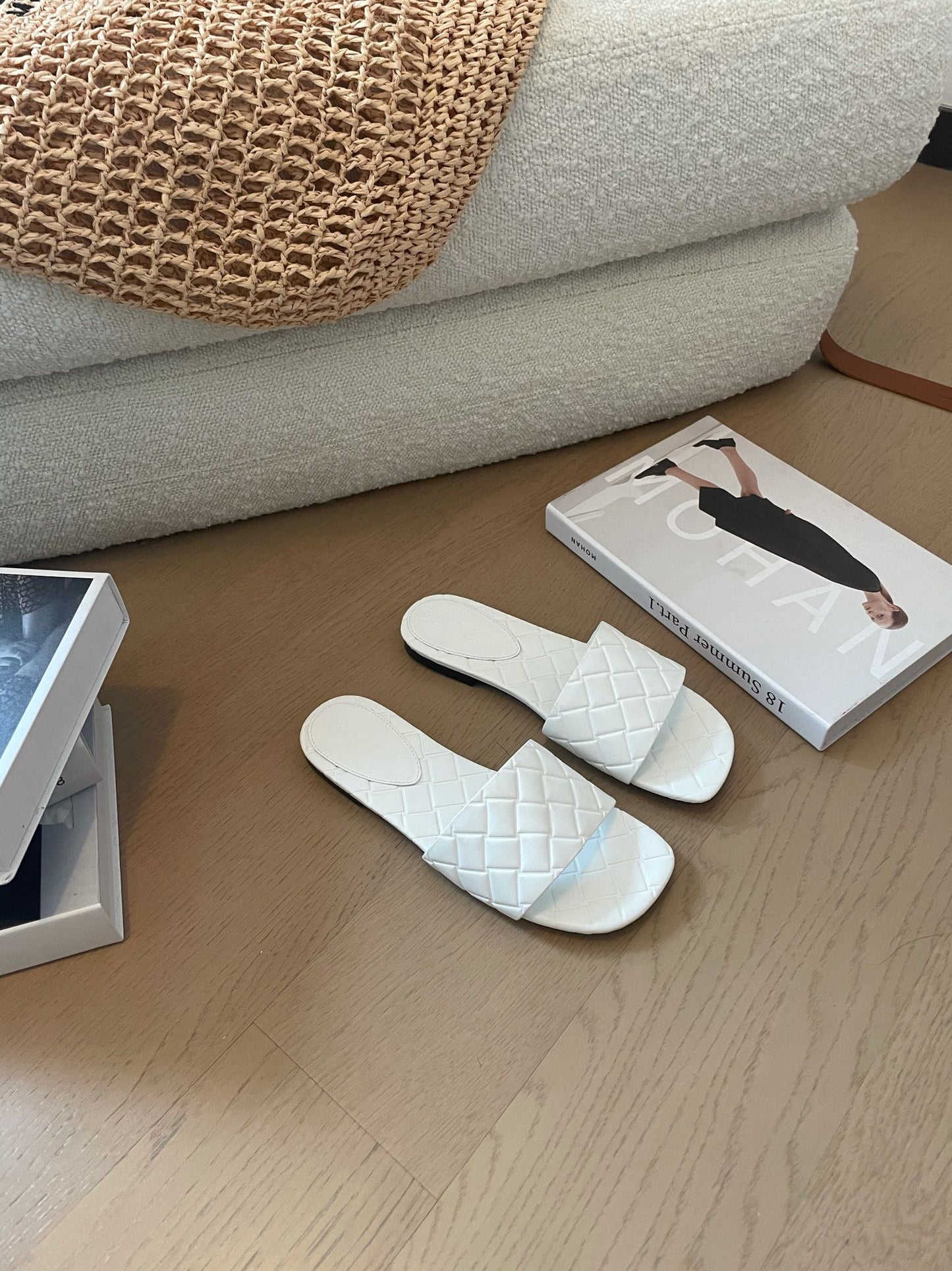 Bottega Veneta amy flat mule white lambskin