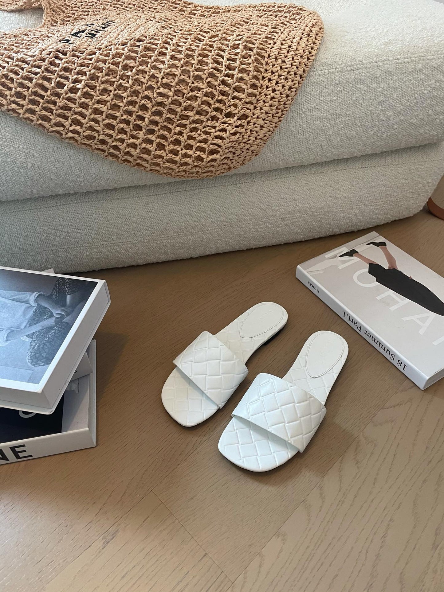 Bottega Veneta amy flat mule white lambskin