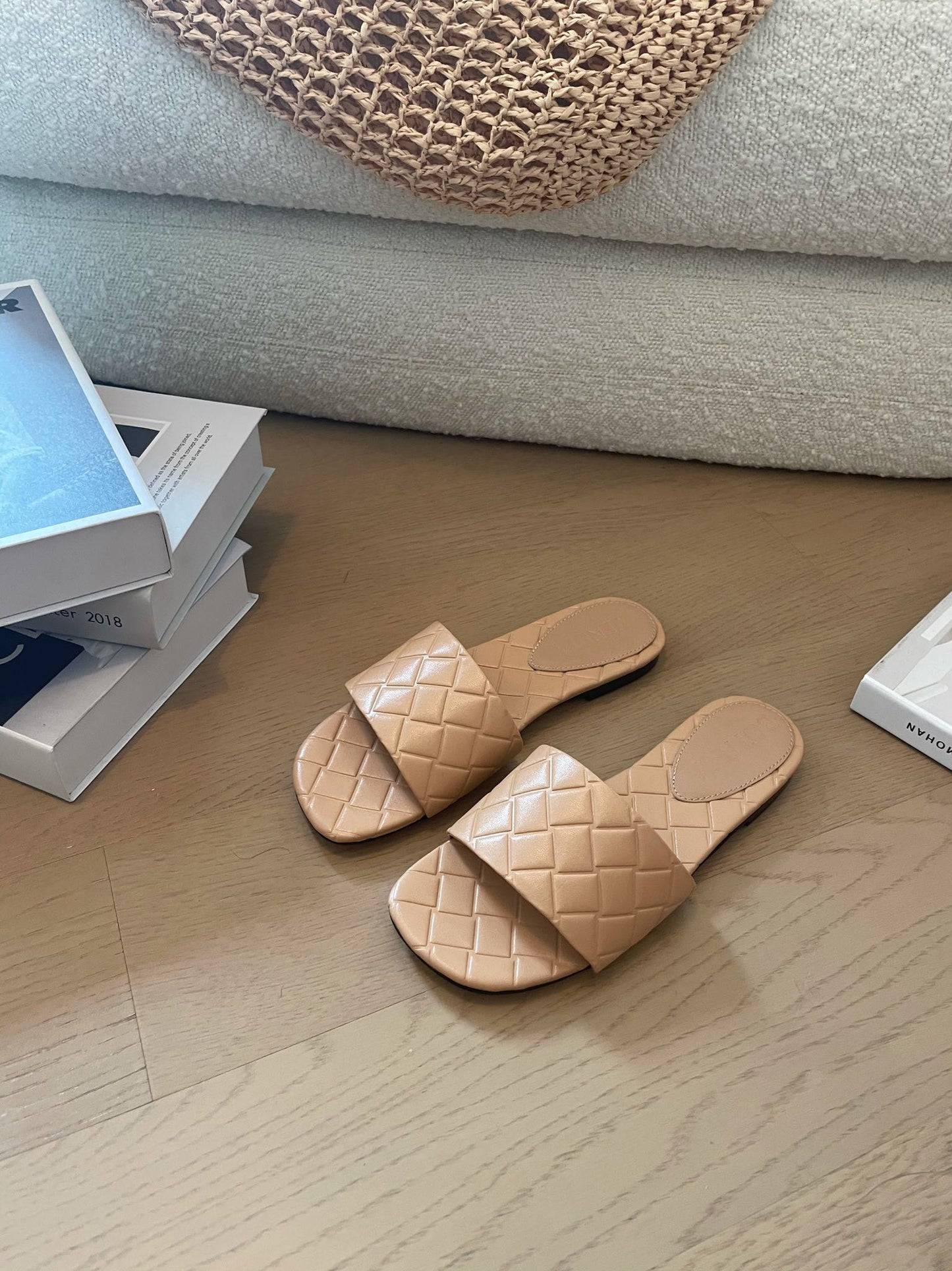 Bottega Veneta amy flat mule nude lambskin