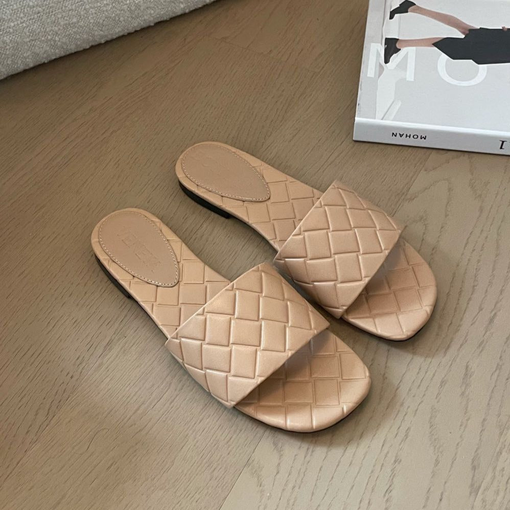 Bottega Veneta amy flat mule nude lambskin
