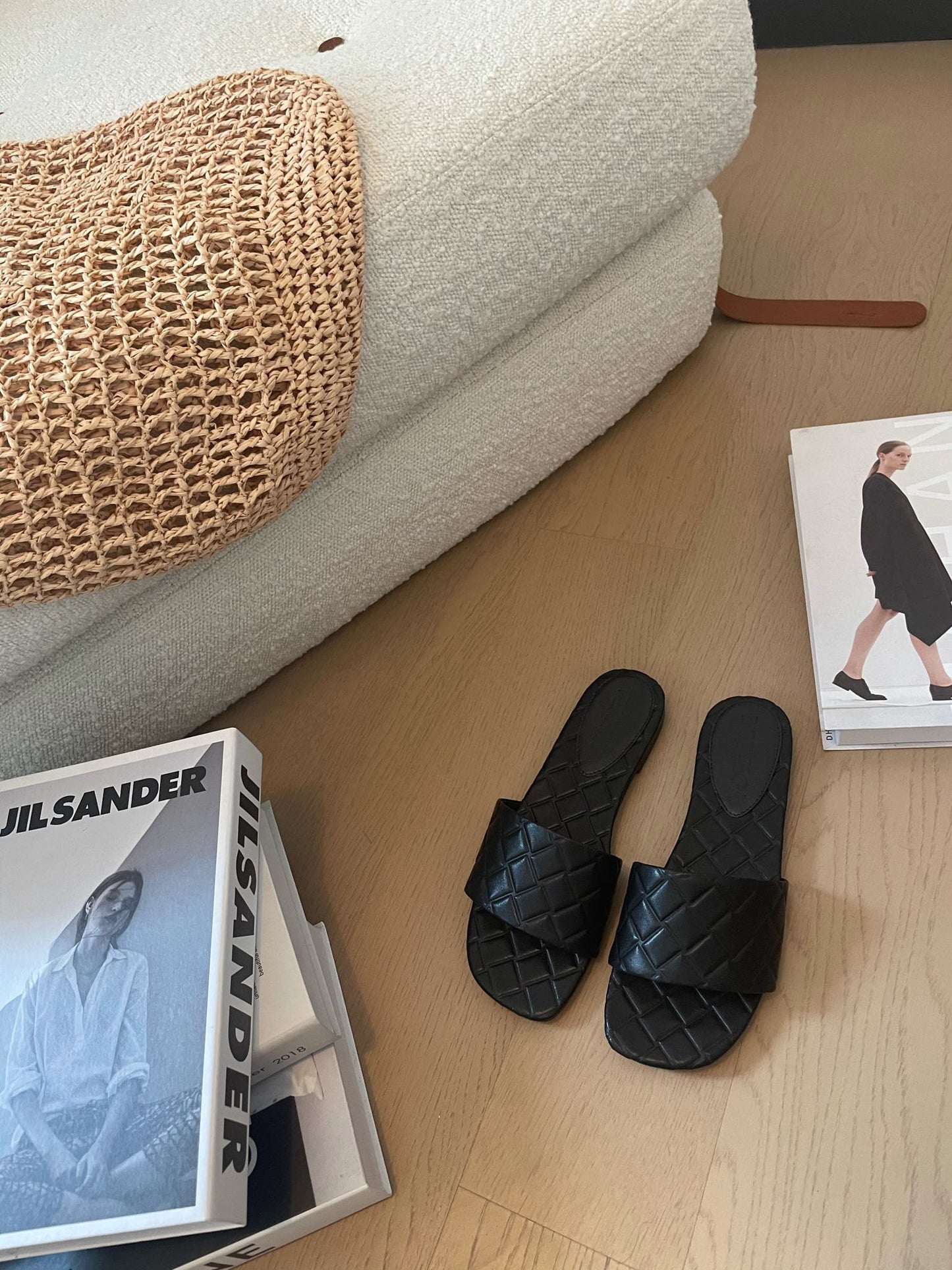 Bottega Veneta amy flat mule black lambskin