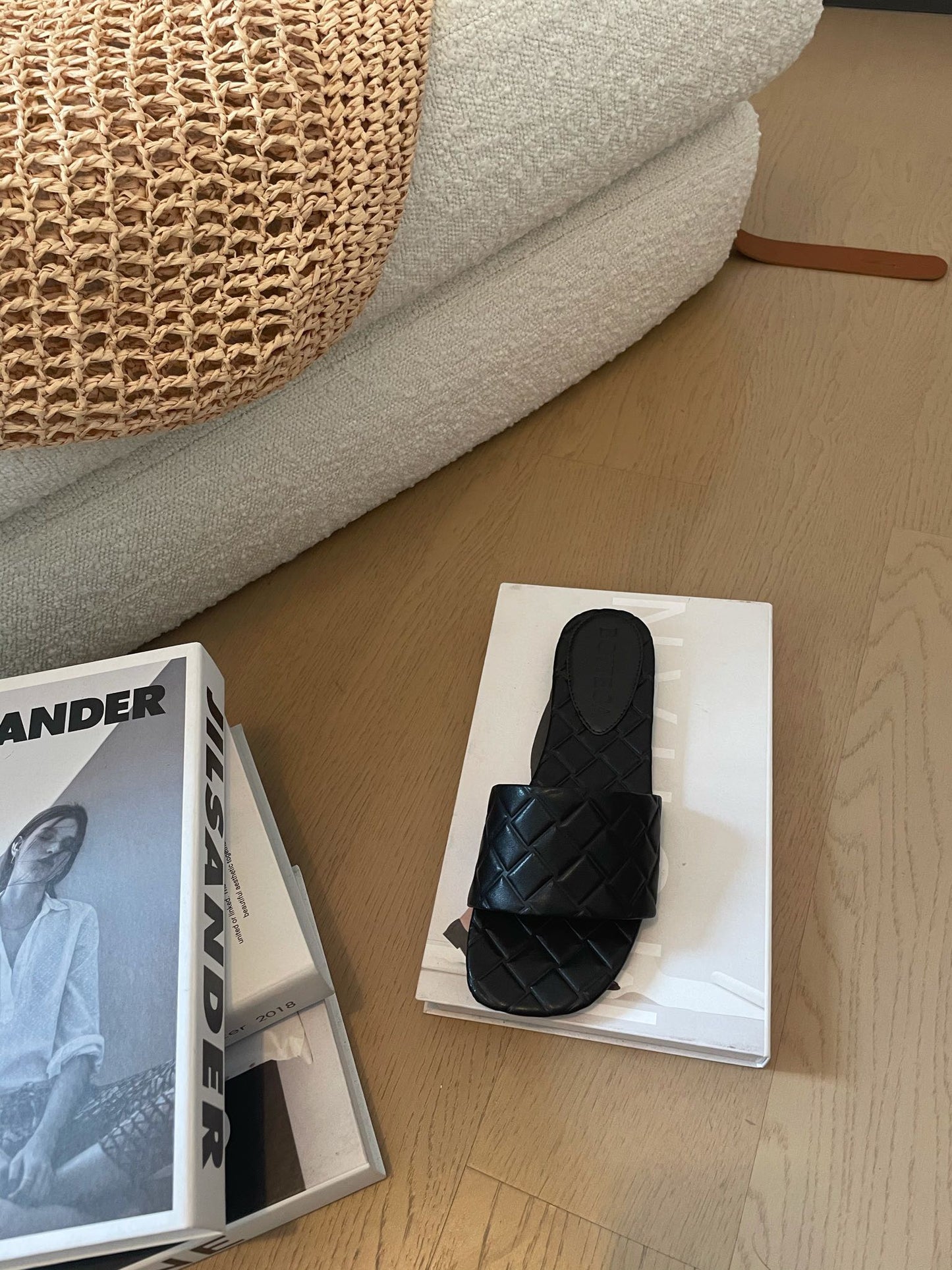 Bottega Veneta amy flat mule black lambskin