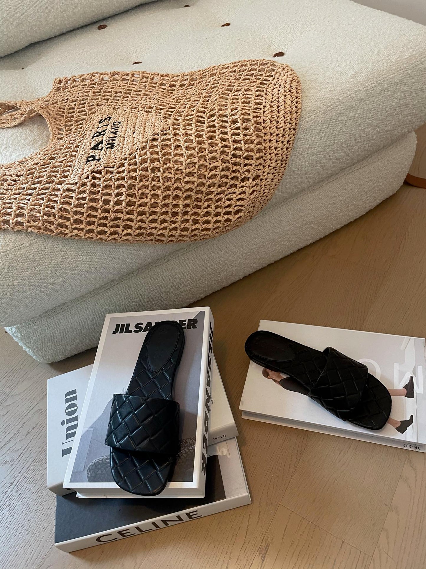 Bottega Veneta amy flat mule black lambskin