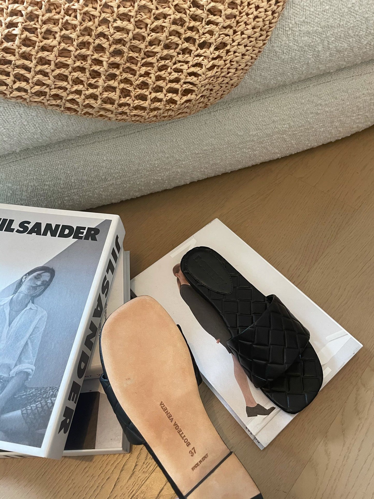 Bottega Veneta amy flat mule black lambskin