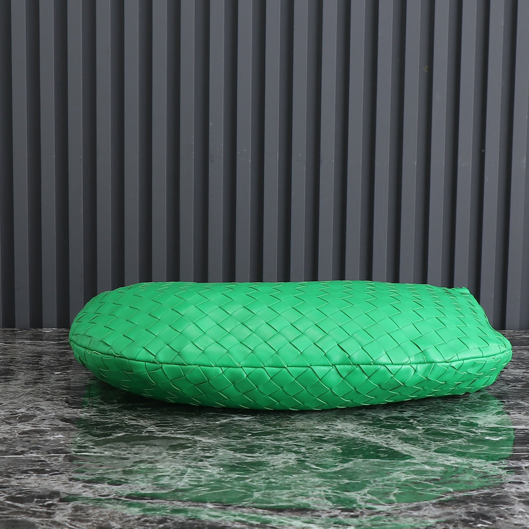 Bottega Veneta small jodie 48 green lambskin