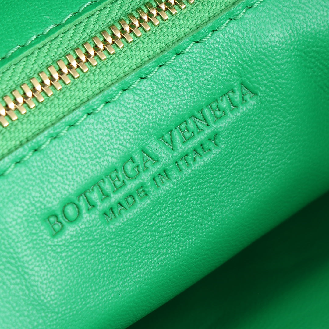 Bottega Veneta small jodie 48 green lambskin