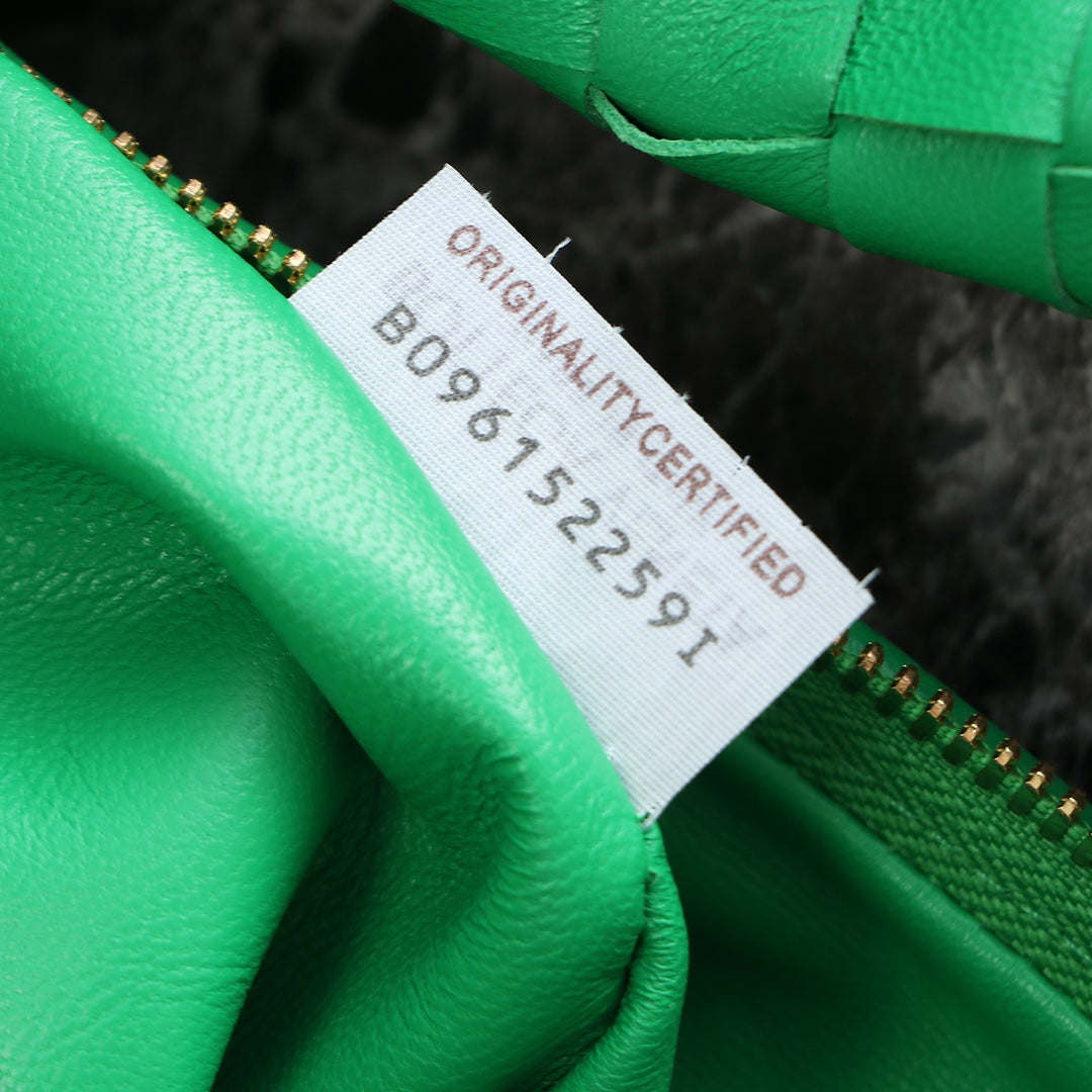 Bottega Veneta small jodie 48 green lambskin