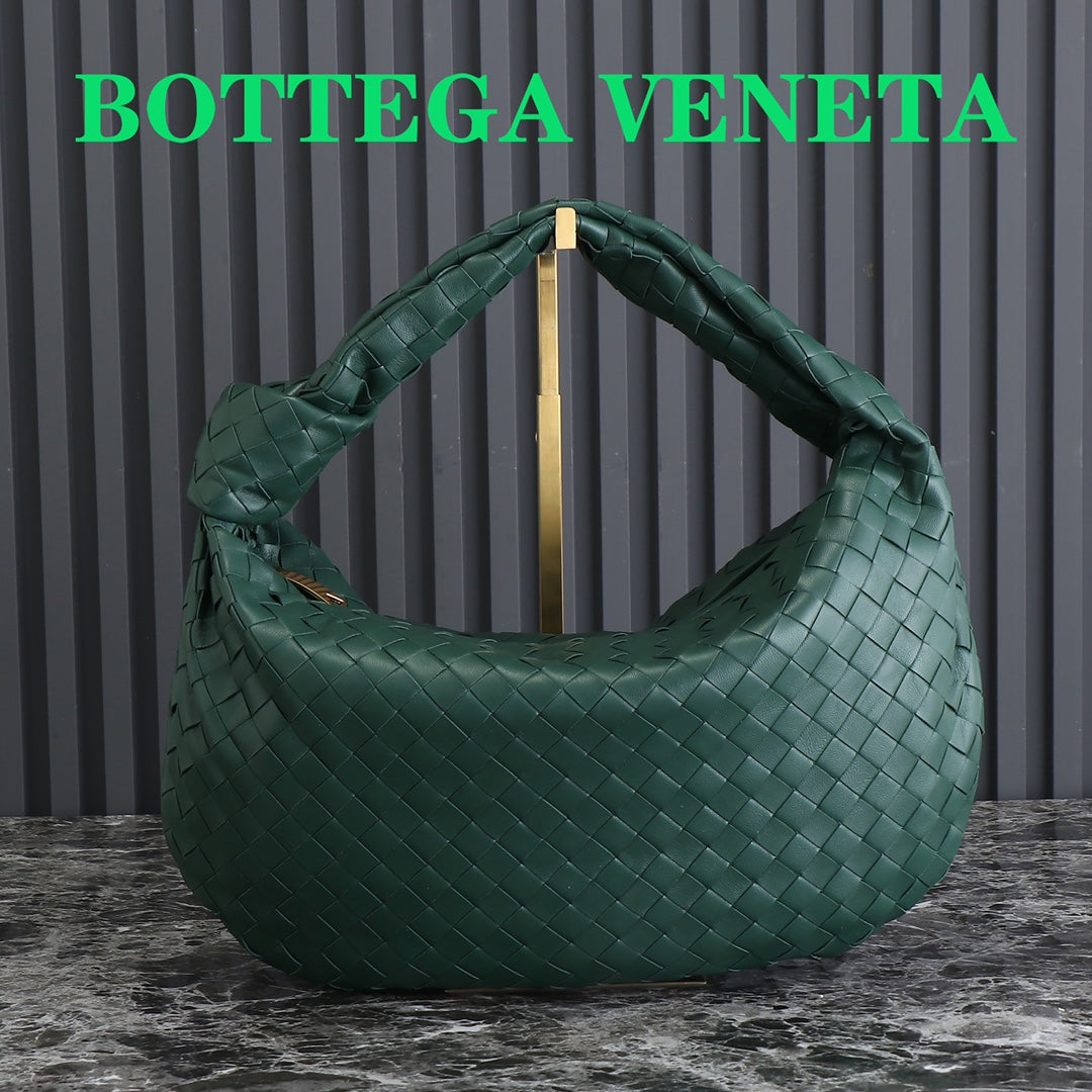 Bottega Veneta small jodie 48 dark green lambskin