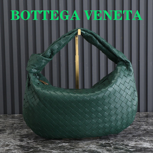 Bottega Veneta small jodie 48 dark green lambskin