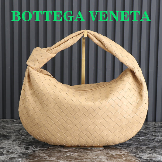Bottega Veneta small jodie 48 beige lambskin