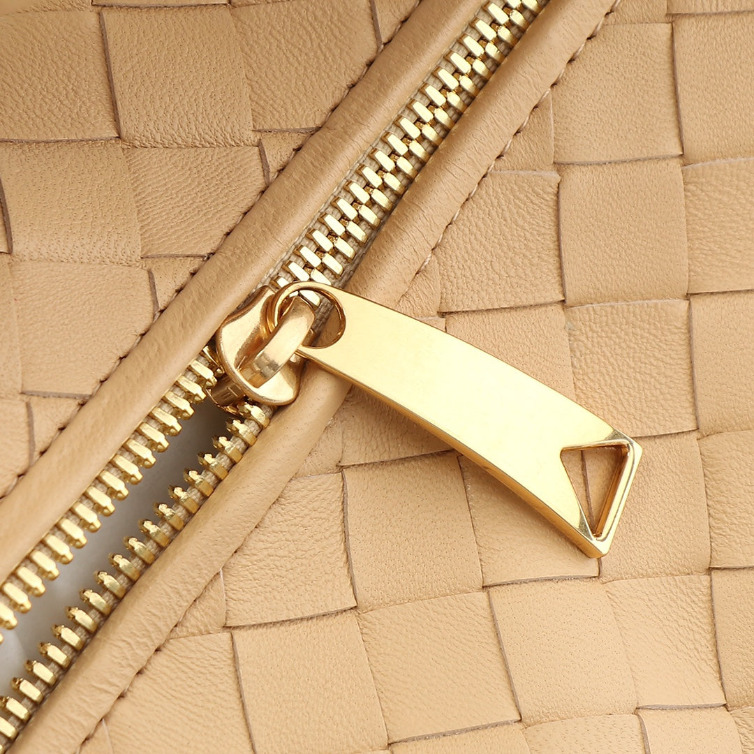 Bottega Veneta small jodie 48 beige lambskin