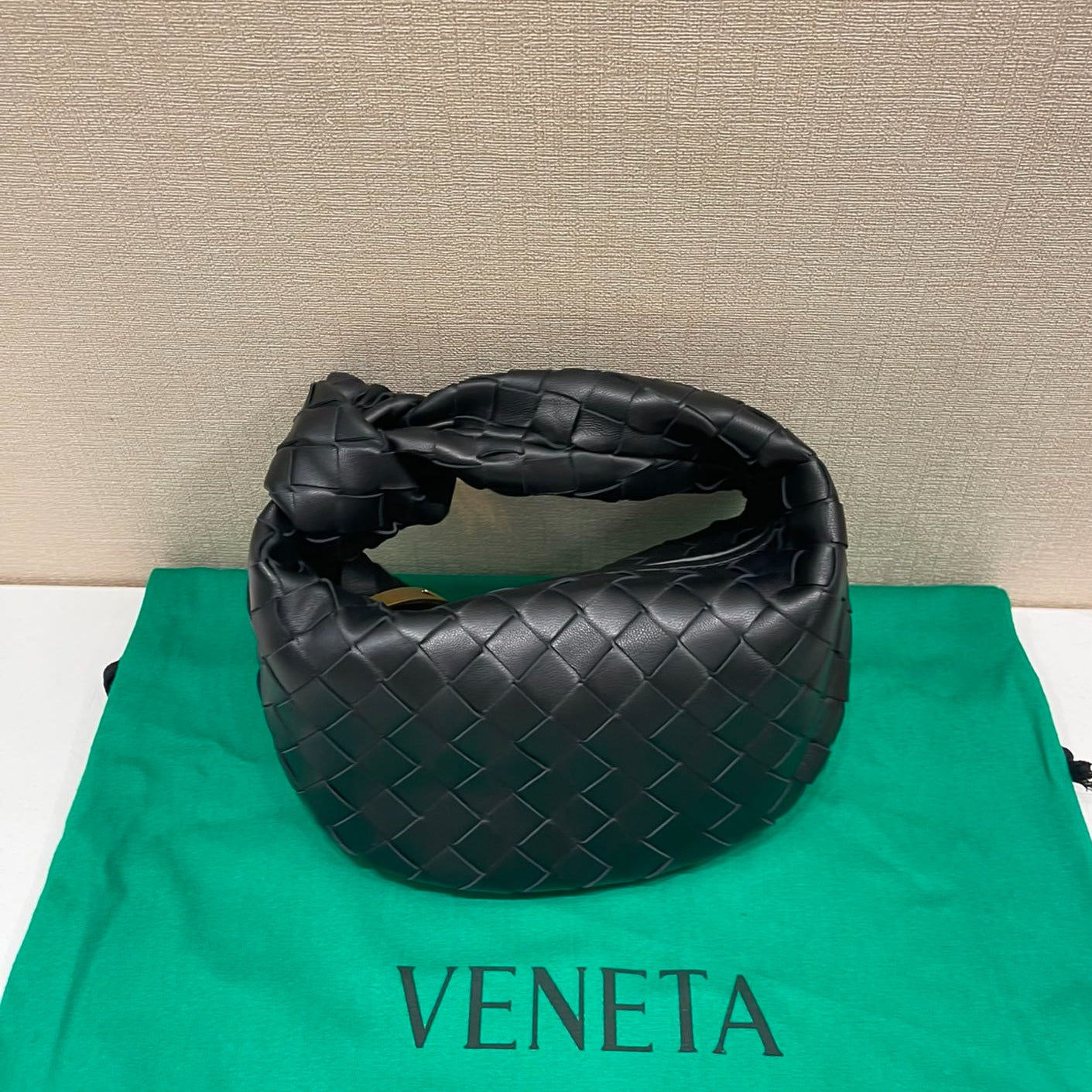 Bottega Veneta mini jodie 28 black lambskin